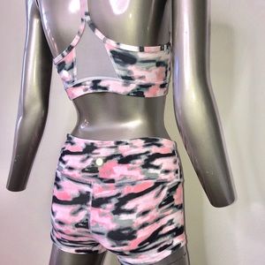 Lululemon women sports bra and shorts tie dye